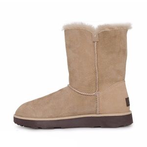 UGG Classic Cuff Short Natural Boots/Tan/Size: 7.5